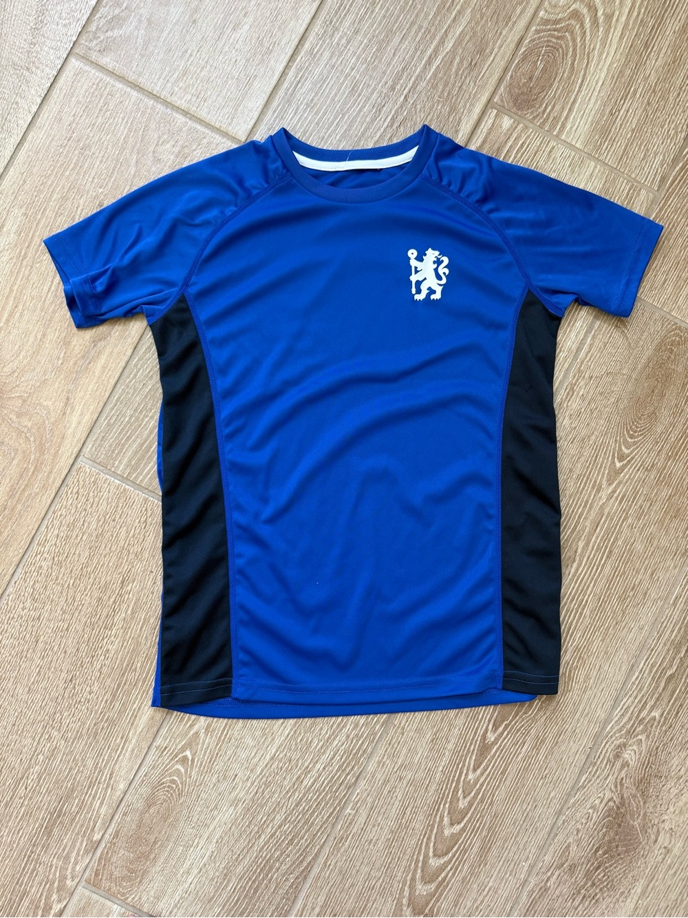⚽ Chelsea FC Soccer Jersey Tee — Youth Large — Purchased in London